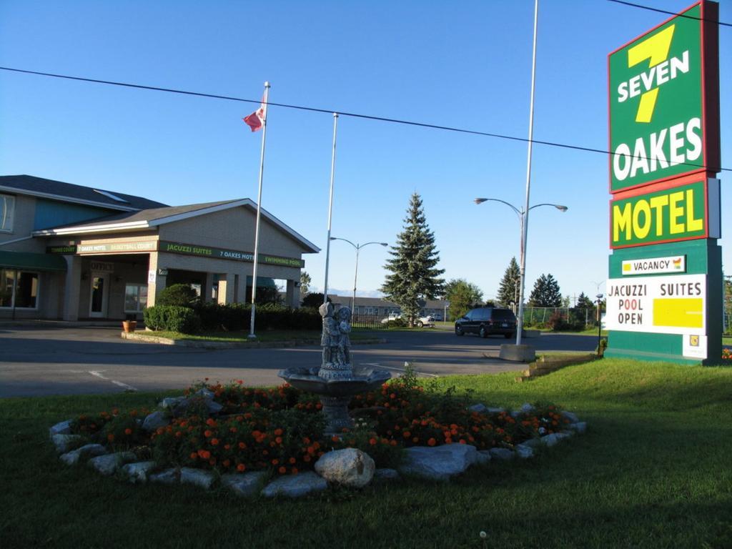 Seven Oakes Motel Kingston Exterior foto